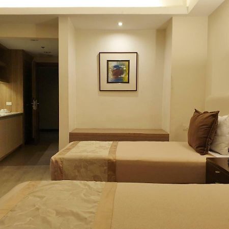 Imperial Palace Suites Quezon City Eksteriør billede