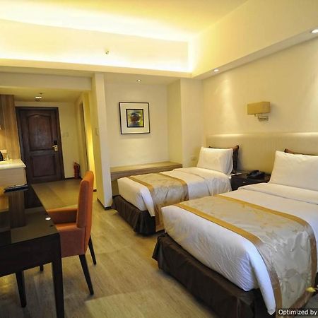 Imperial Palace Suites Quezon City Eksteriør billede