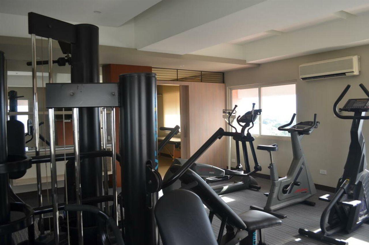 Imperial Palace Suites Quezon City Eksteriør billede