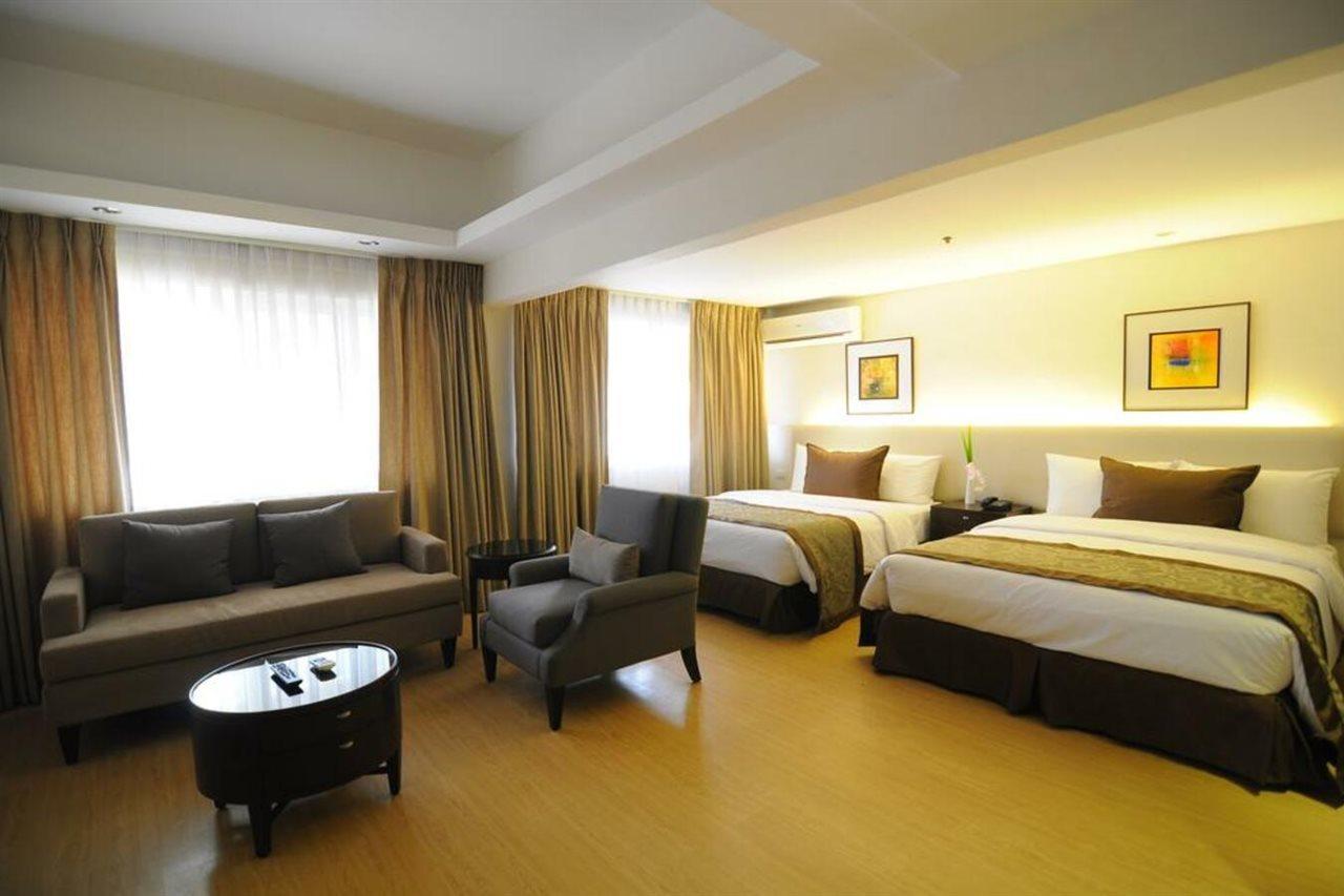 Imperial Palace Suites Quezon City Eksteriør billede