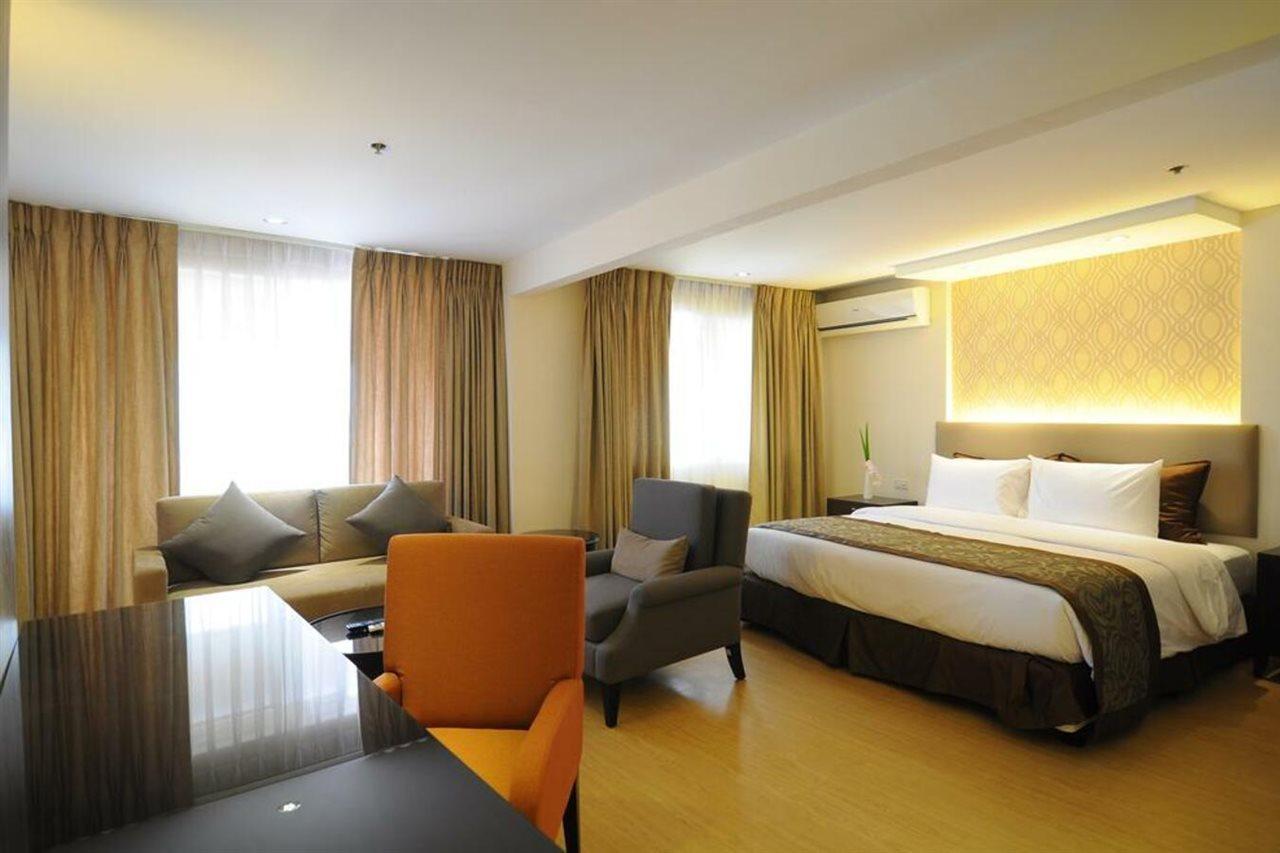 Imperial Palace Suites Quezon City Eksteriør billede