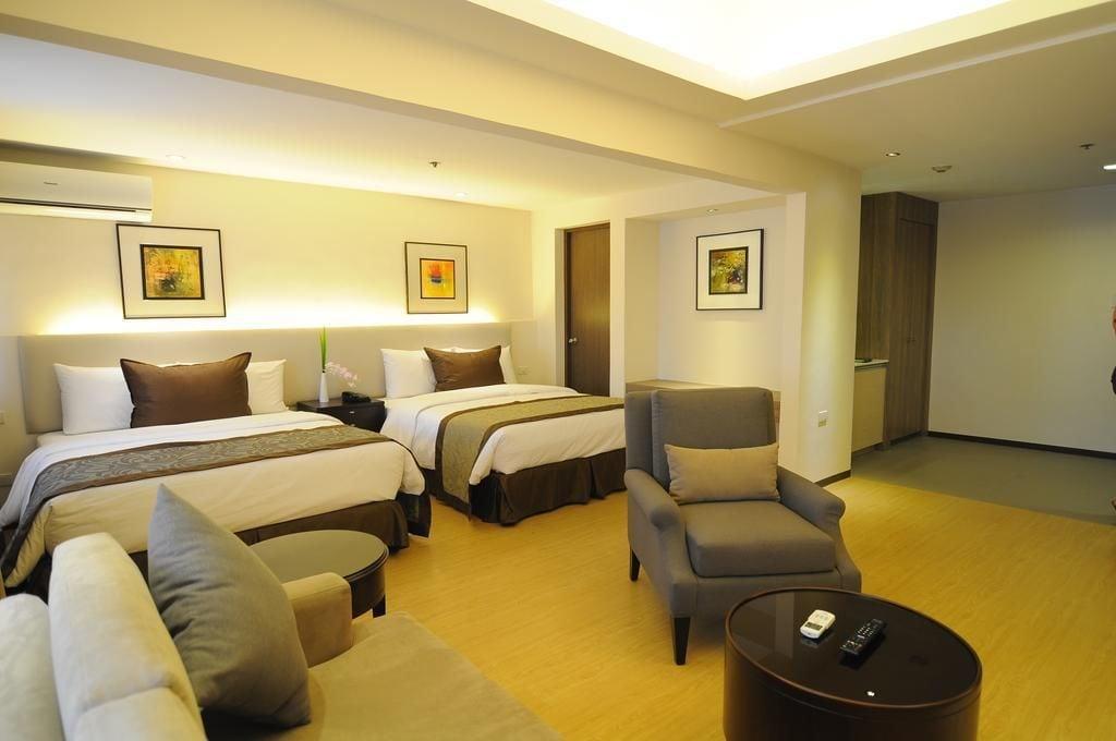Imperial Palace Suites Quezon City Eksteriør billede
