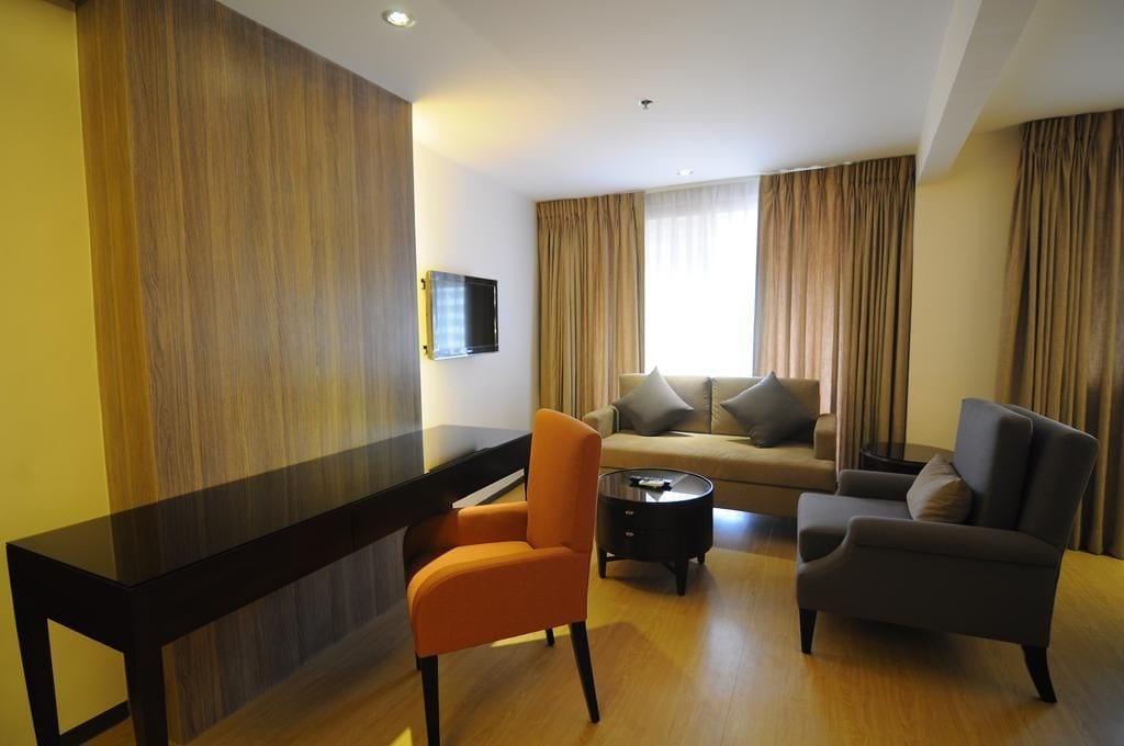 Imperial Palace Suites Quezon City Eksteriør billede