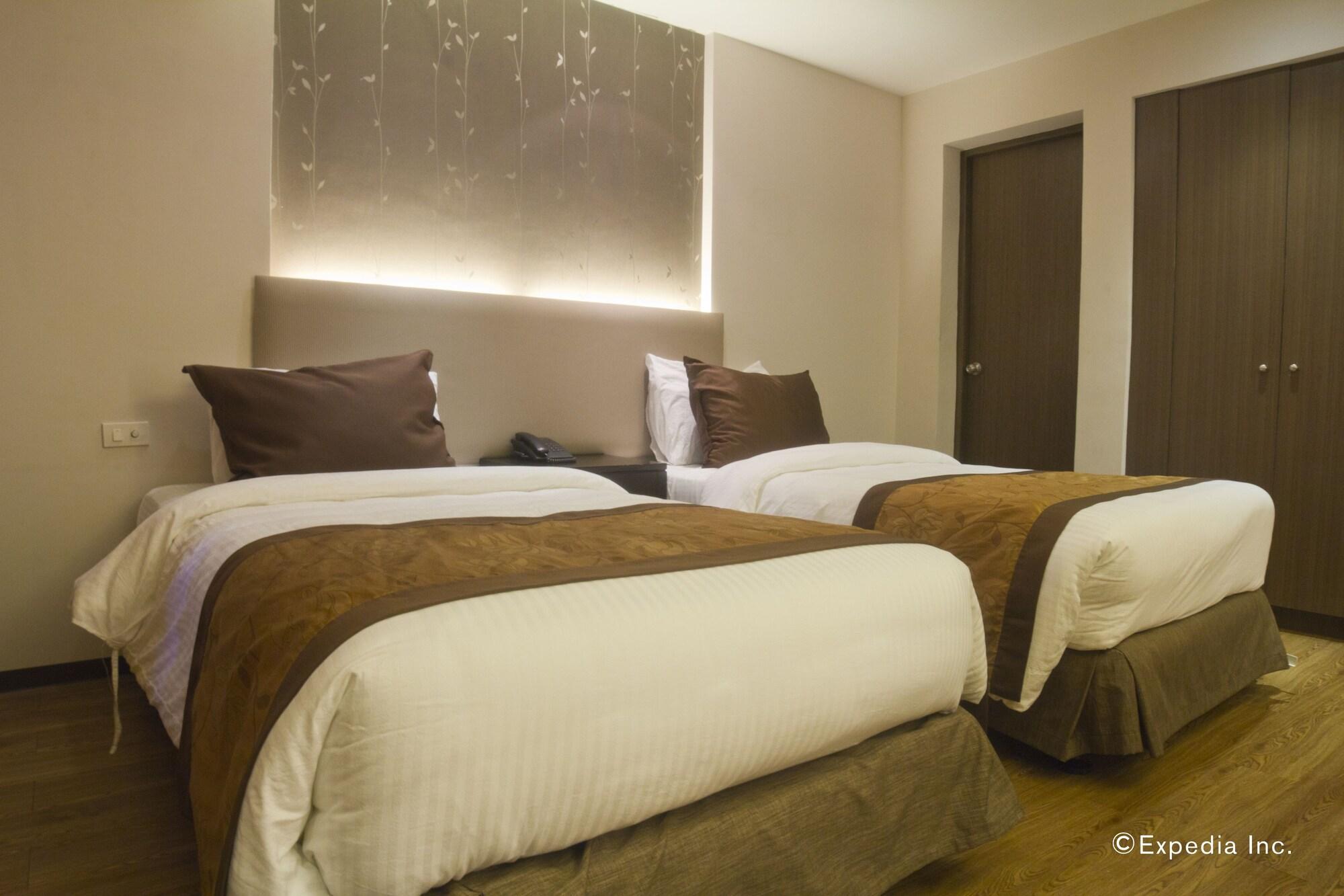 Imperial Palace Suites Quezon City Eksteriør billede