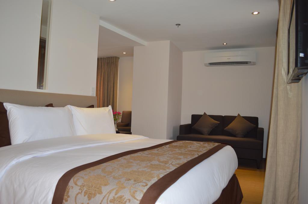 Imperial Palace Suites Quezon City Eksteriør billede