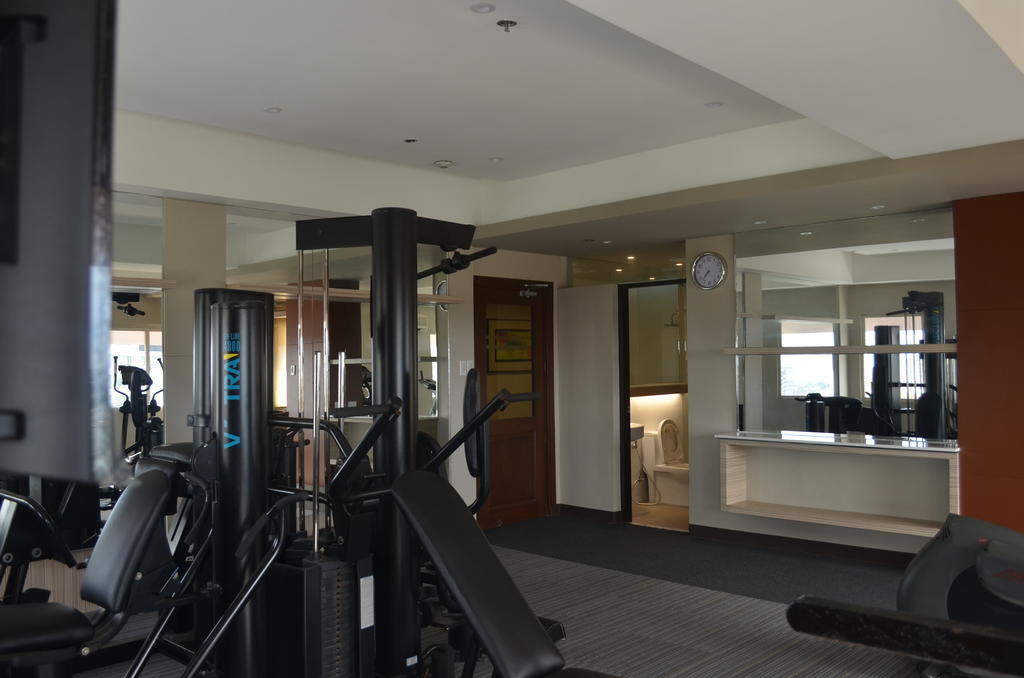 Imperial Palace Suites Quezon City Eksteriør billede