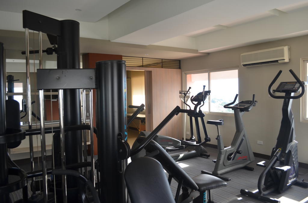 Imperial Palace Suites Quezon City Eksteriør billede