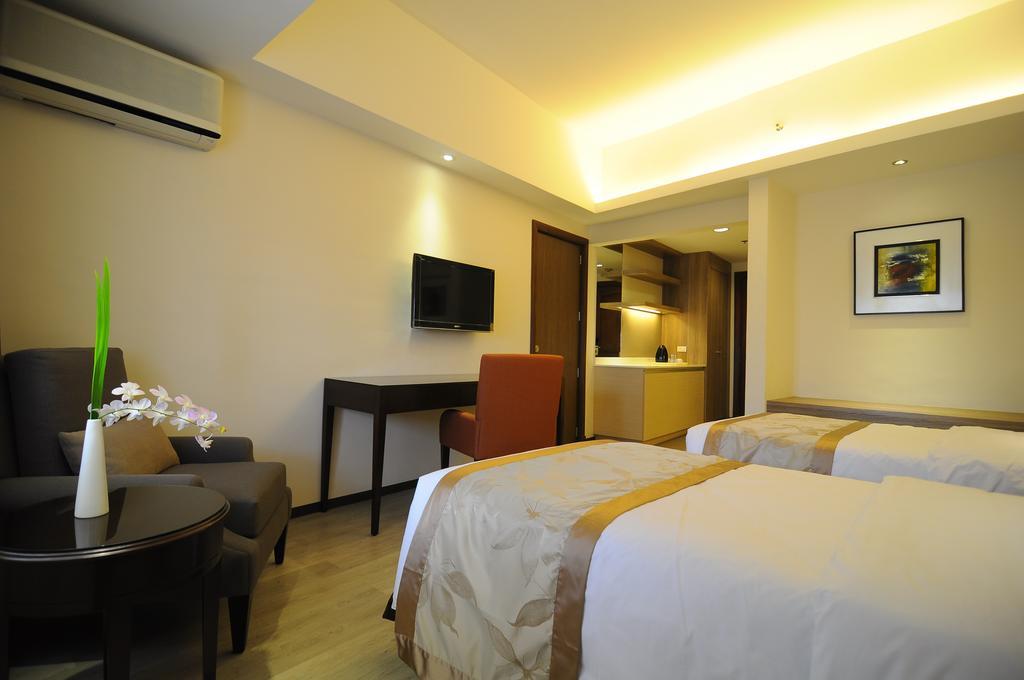 Imperial Palace Suites Quezon City Eksteriør billede
