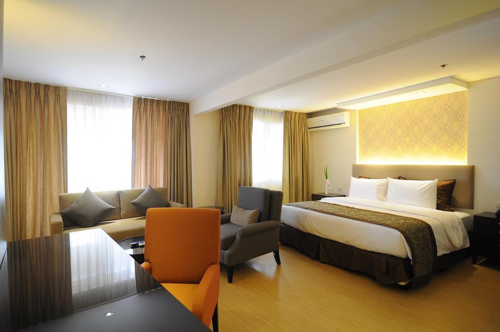 Imperial Palace Suites Quezon City Eksteriør billede