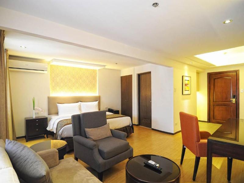Imperial Palace Suites Quezon City Eksteriør billede