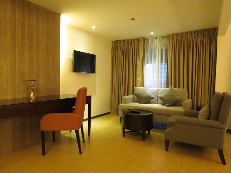 Imperial Palace Suites Quezon City Eksteriør billede