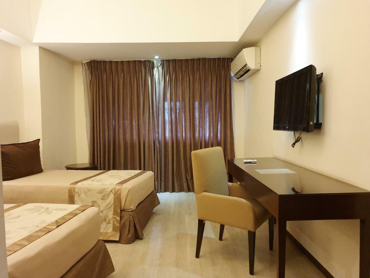 Imperial Palace Suites Quezon City Eksteriør billede