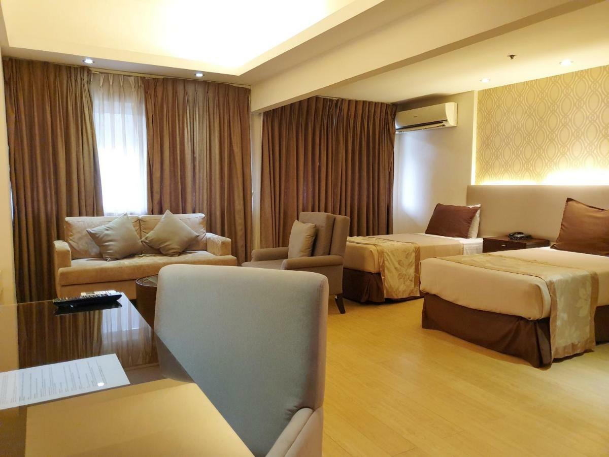 Imperial Palace Suites Quezon City Eksteriør billede