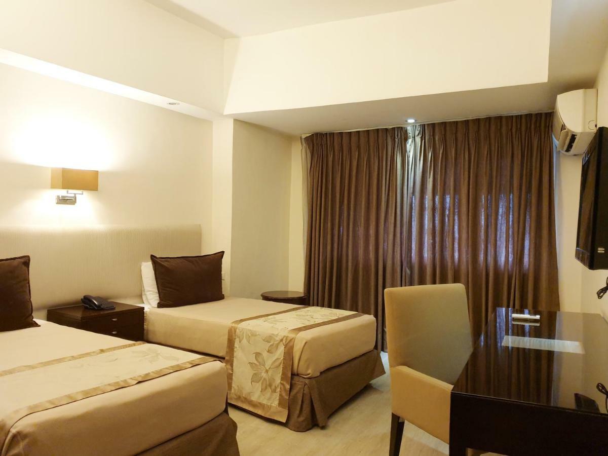 Imperial Palace Suites Quezon City Eksteriør billede