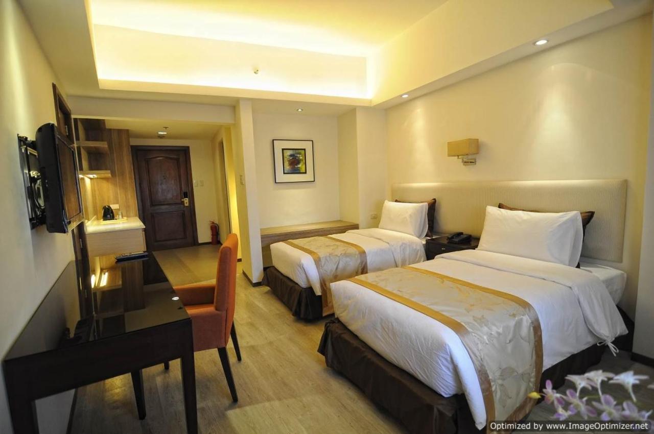 Imperial Palace Suites Quezon City Eksteriør billede