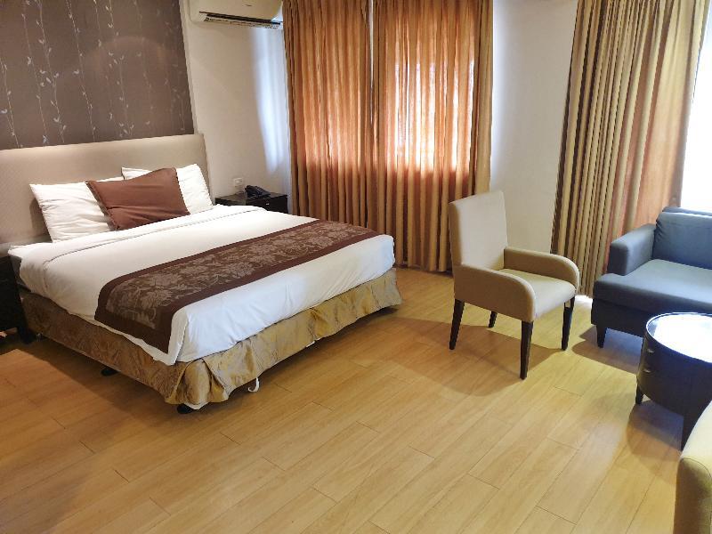 Imperial Palace Suites Quezon City Eksteriør billede
