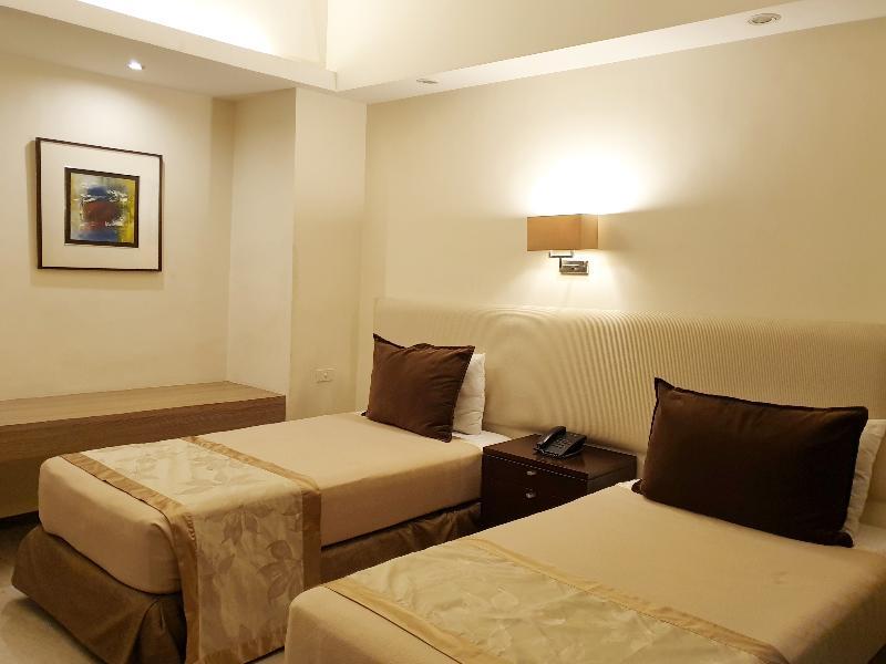 Imperial Palace Suites Quezon City Eksteriør billede